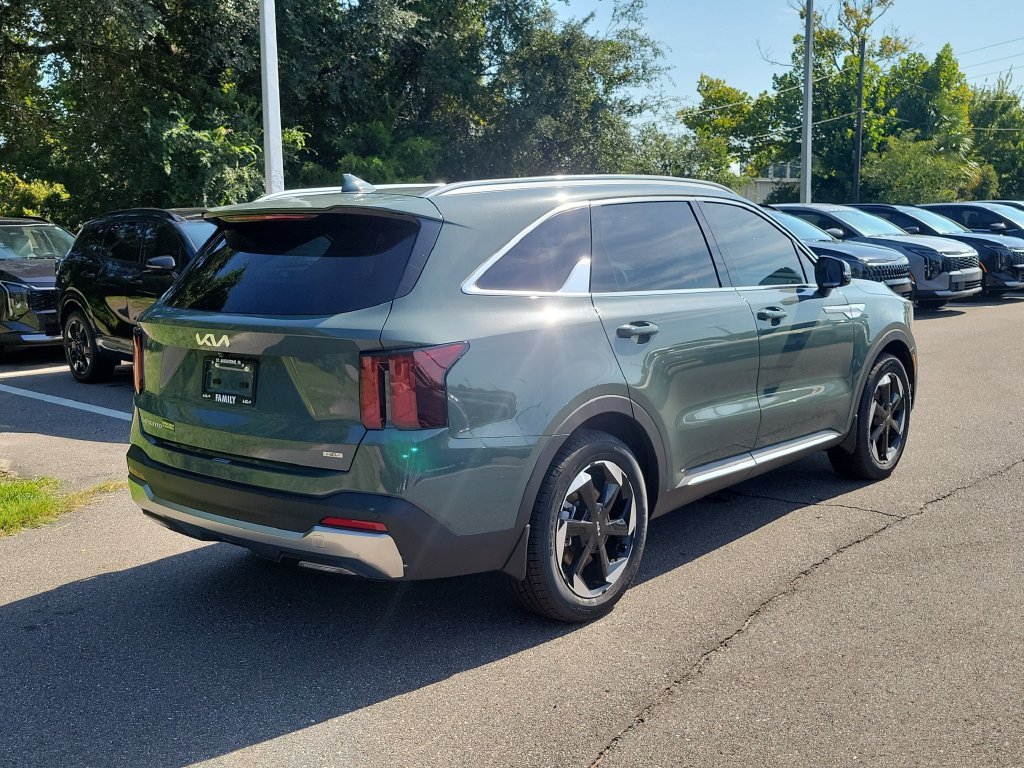 New 2026 Cityscape Green Kia EX image 6