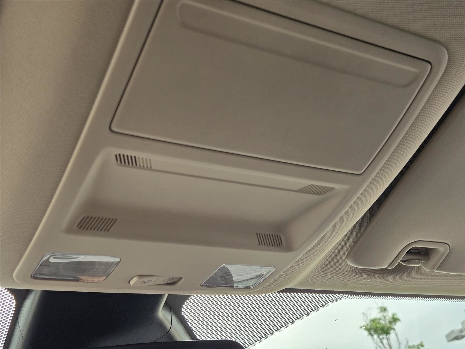 Used 2022 Gray Ford LARIAT image 35