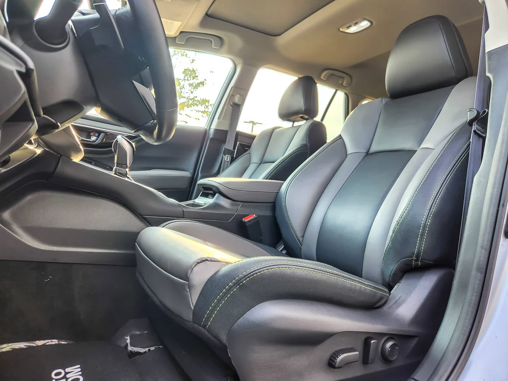 Used 2024 Silver Subaru Onyx Edition image 7