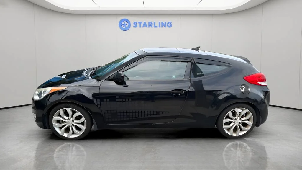 Used 2013 Black Hyundai Base w/Black image 2