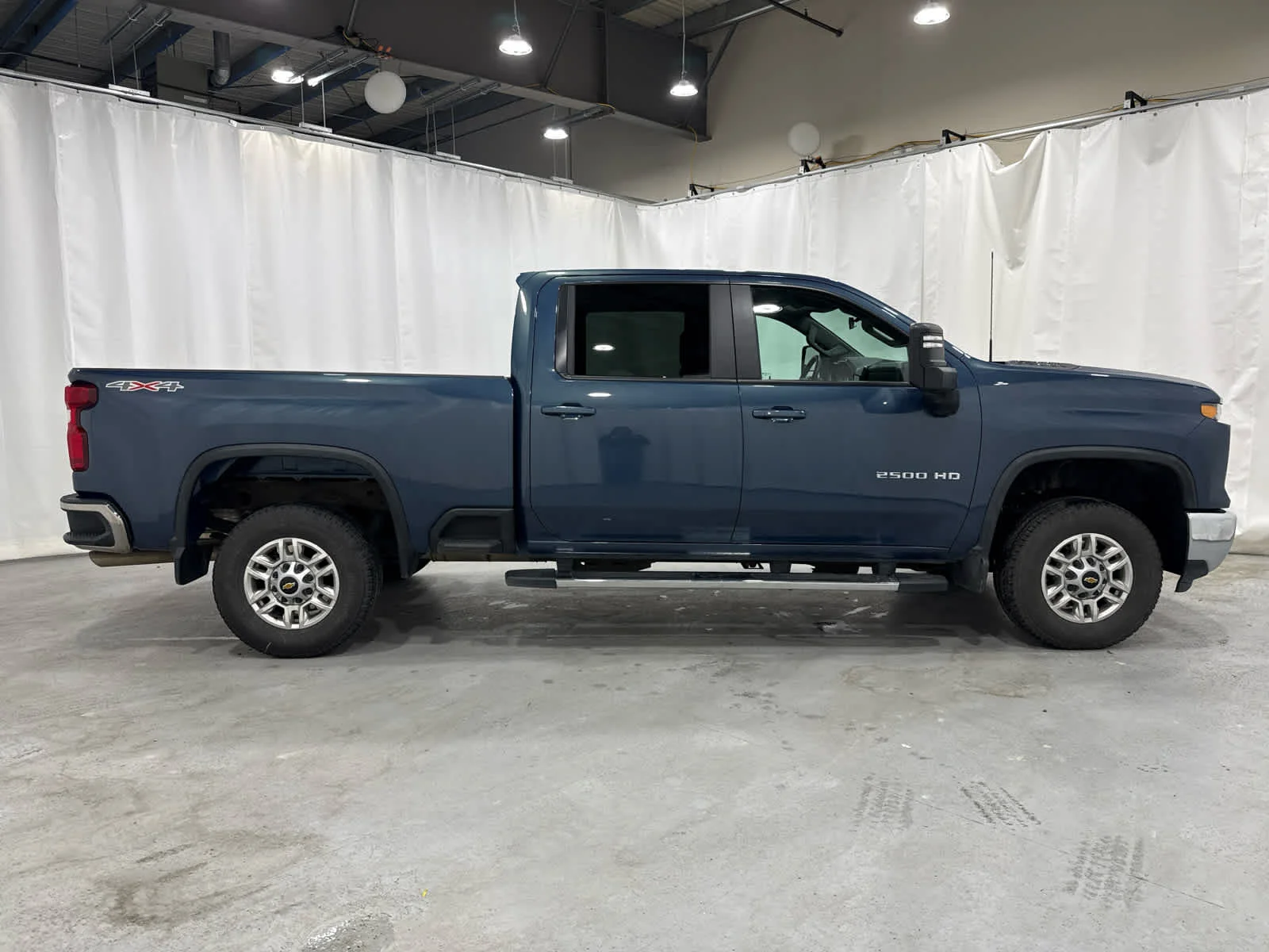 Used 2026 Lakeshore Blue Metallic Chevrolet LT image 6