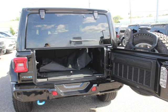 Used 2024 Black Jeep High Altitude 4xe image 27