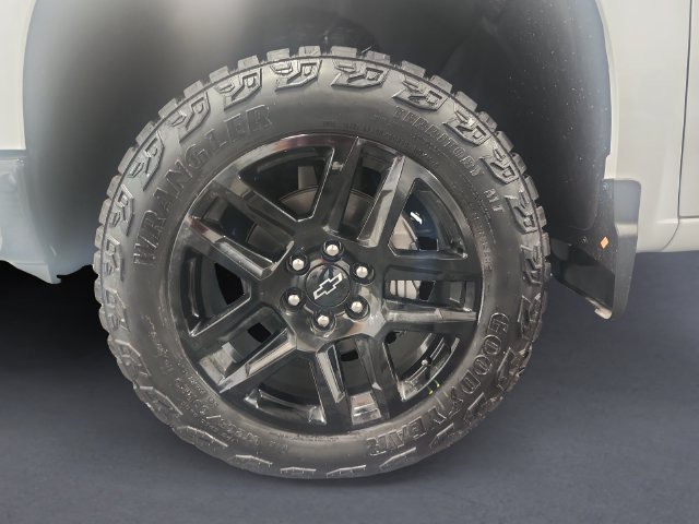 New 2026 Summit White Chevrolet LT Trail Boss image 14