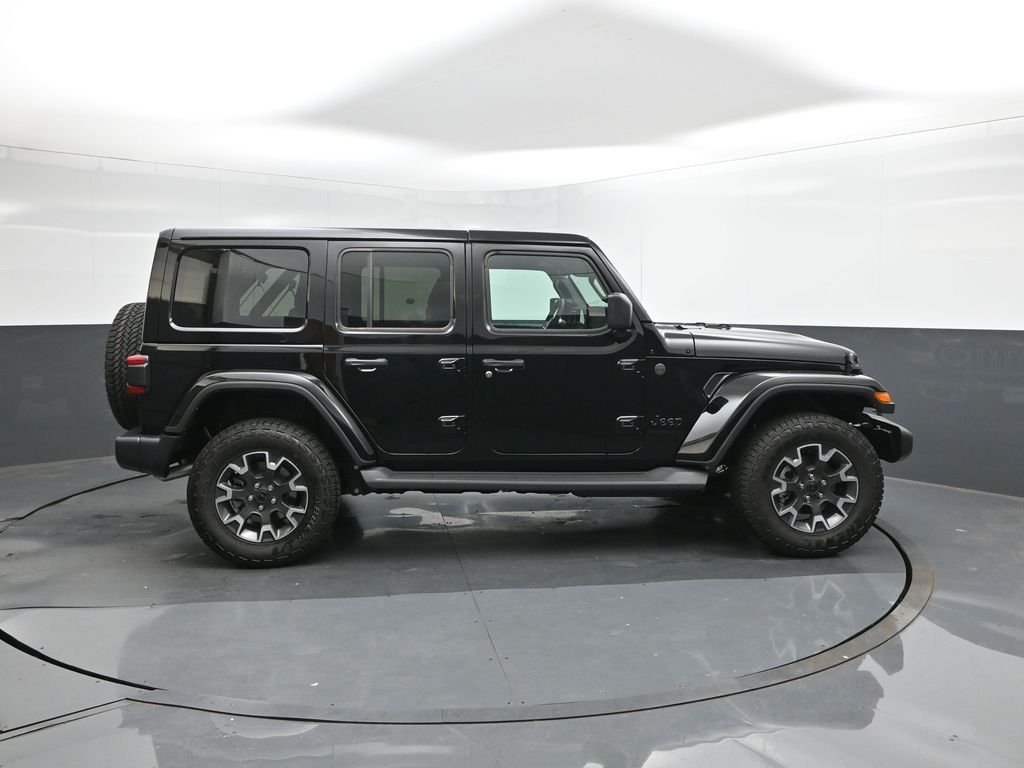 New 2026 Black Clear-Coat Exterior Paint Jeep Sahara image 11