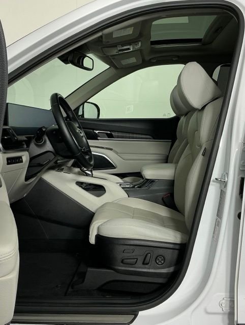 Used 2024 White Kia SX image 14