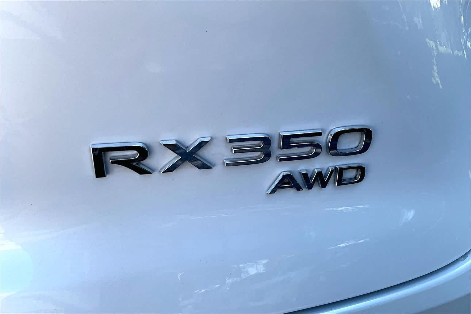 Used 2024 Eminent White Pearl Lexus Premium image 10