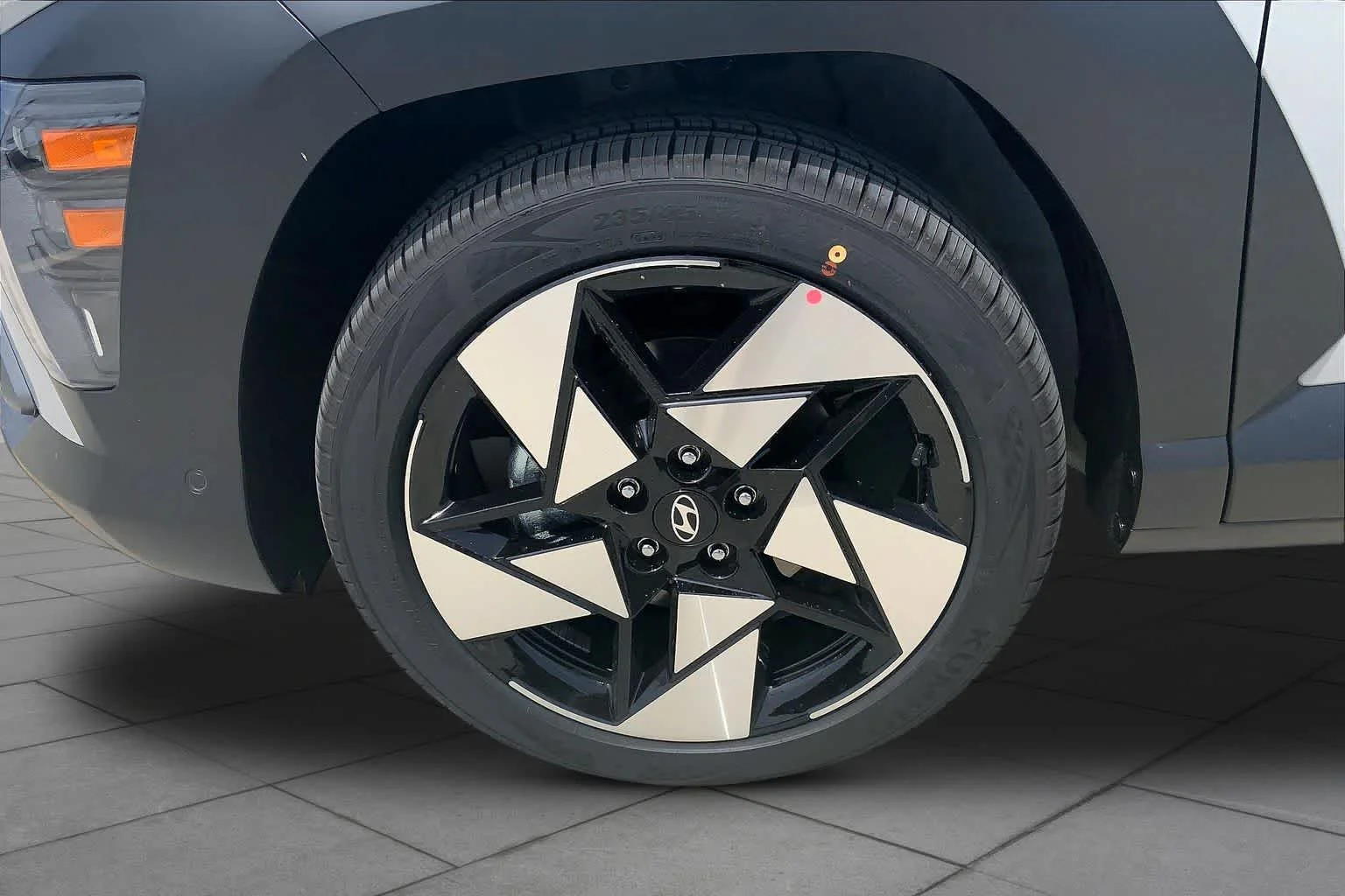 New 2026 Cyber Gray Metallic Hyundai Limited image 11