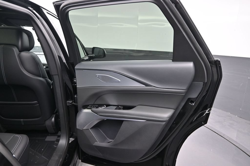 2027 Cadillac LYRIQ Premium Sport - Photo 15
