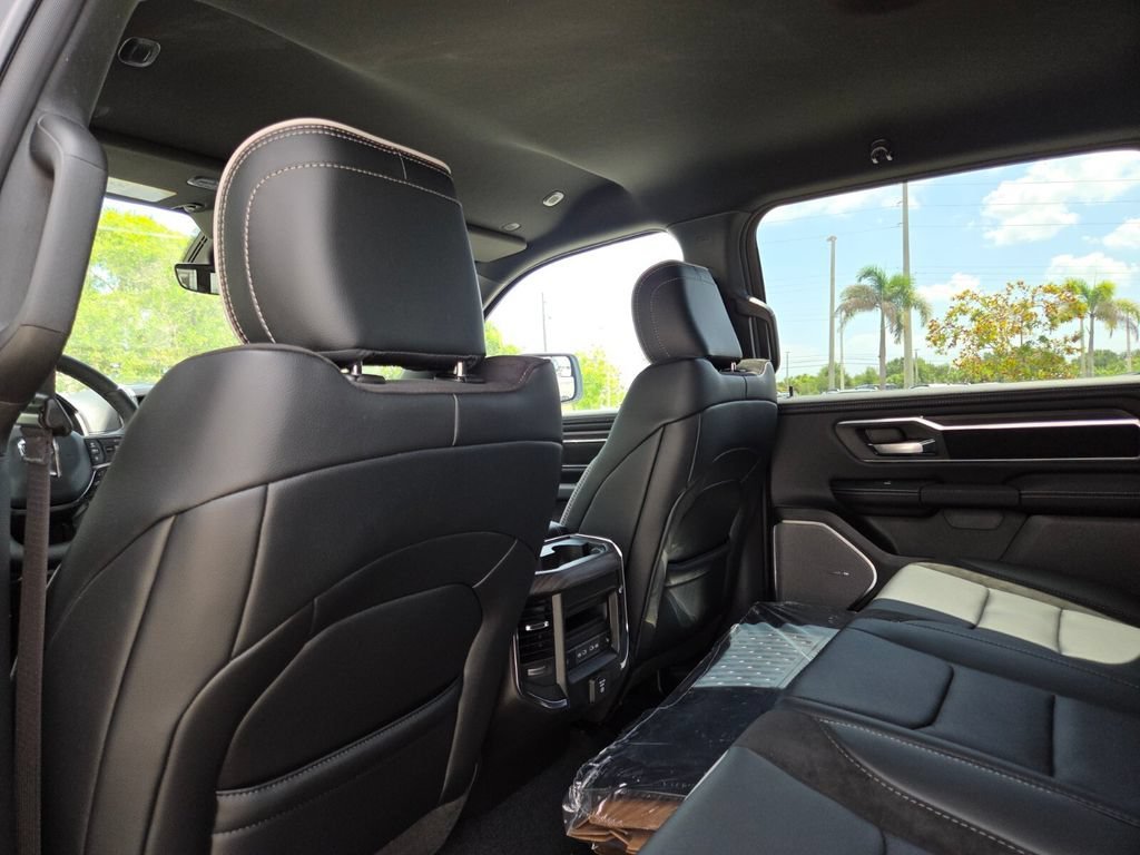 New 2026 Diamond Black Crystal Pearl-Coat Exterior Paint RAM Laramie image 23