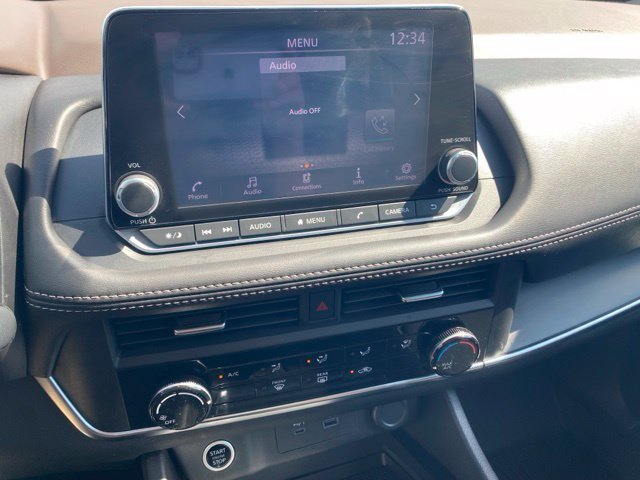 Used 2023 Glacier White Nissan S image 44