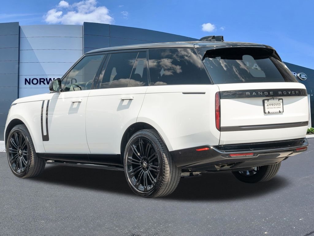 Used 2024 White Land Rover SE image 6