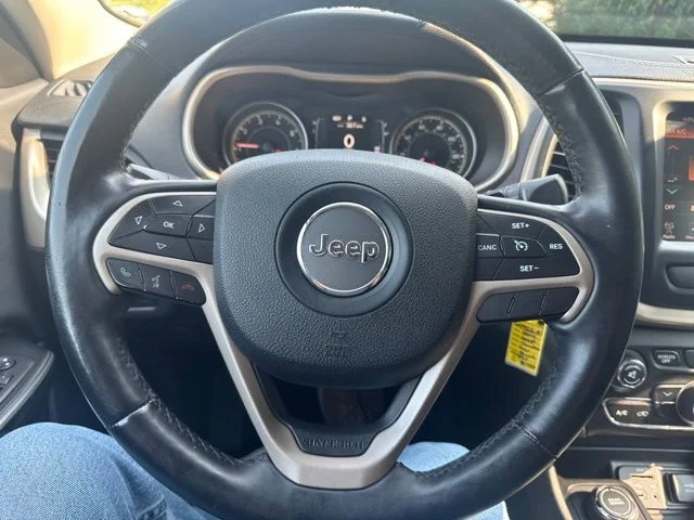 Used 2014 Black Jeep Latitude image 23