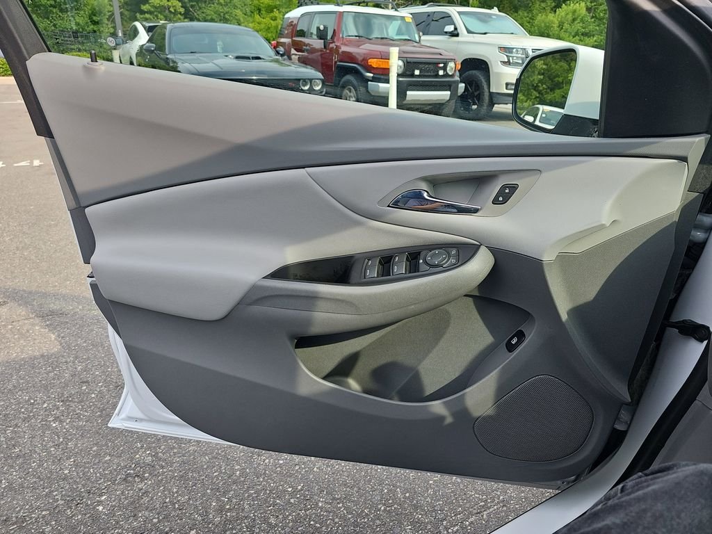 Used 2017 White Chevrolet LT image 26