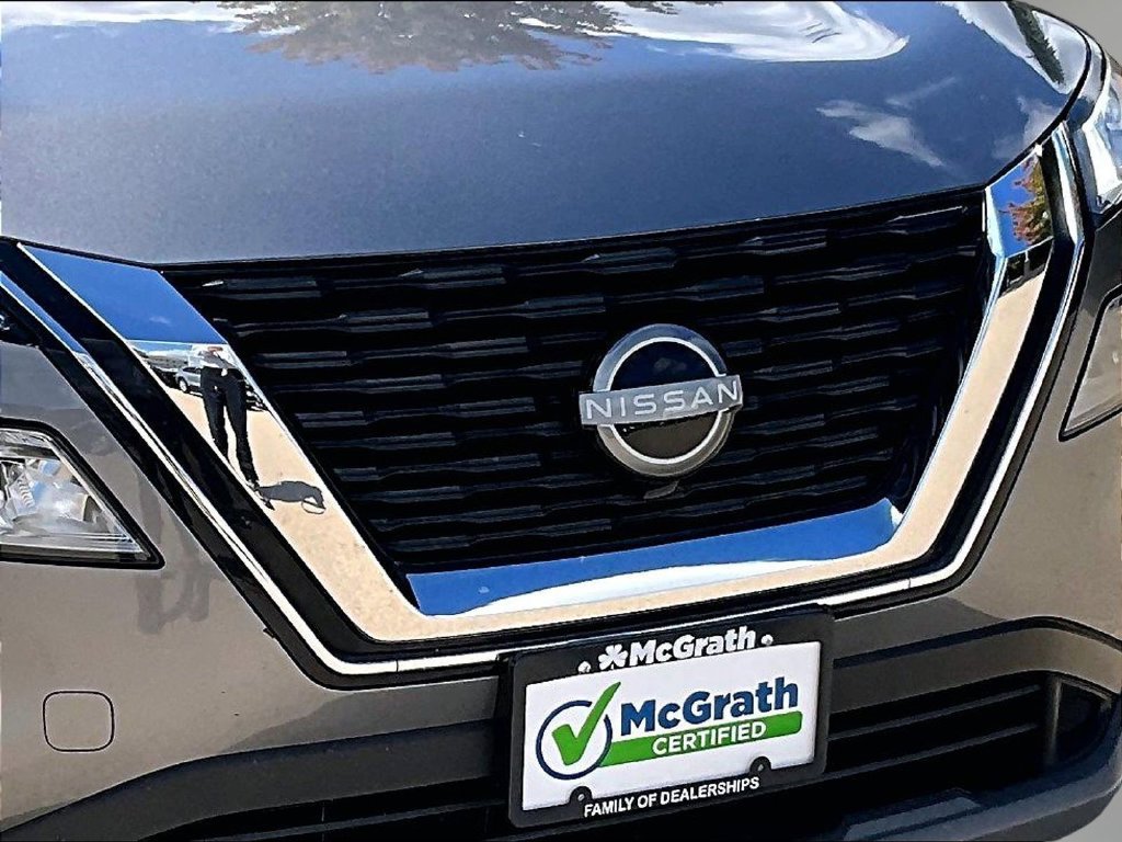 Used 2023 Gray Nissan SV image 35