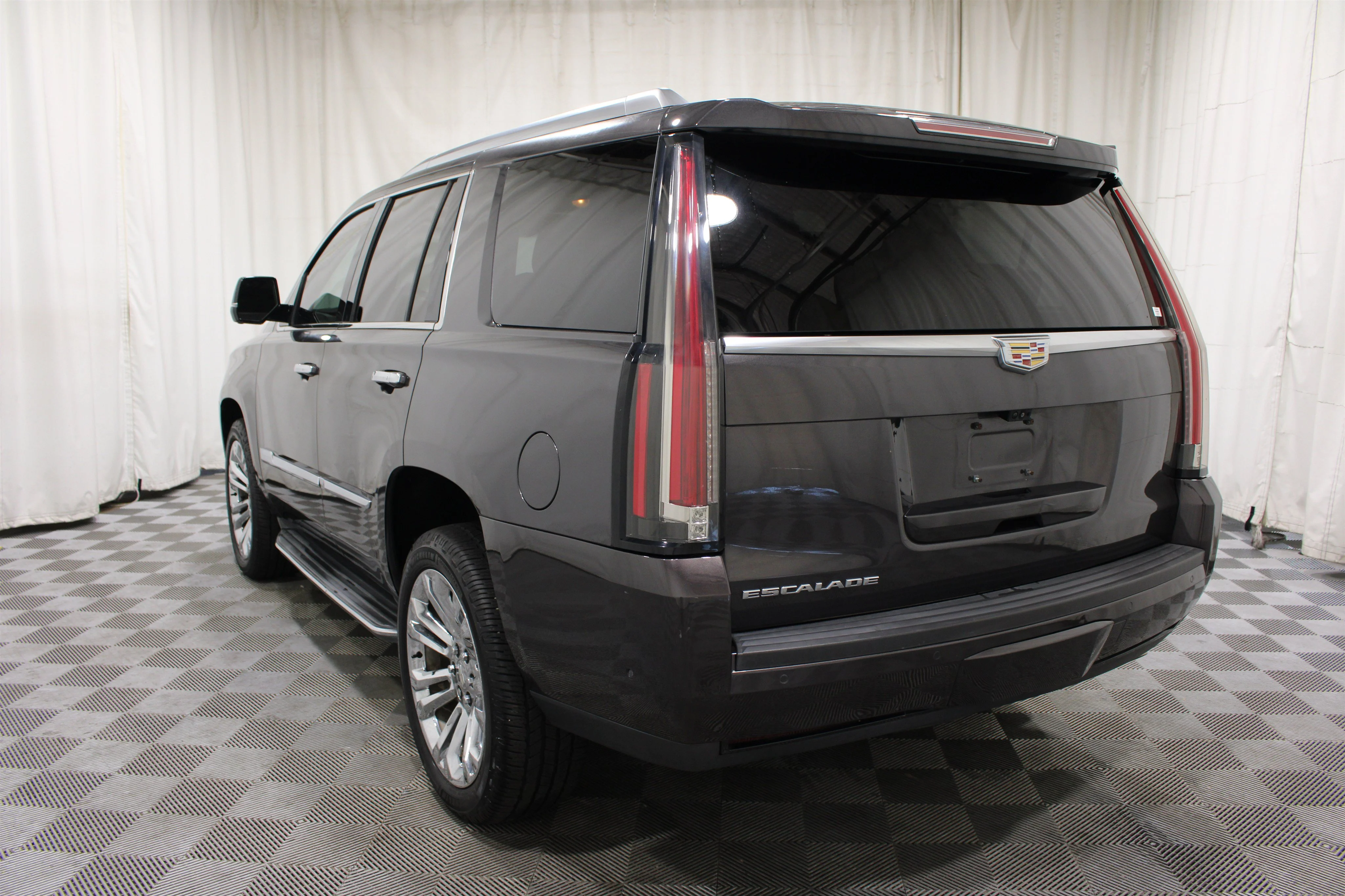 Used 2017 Dark Granite Metallic Cadillac Luxury image 34