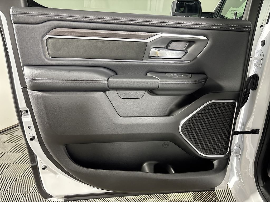 New 2026 Bright White Clear-Coat Exterior Paint RAM Laramie image 19