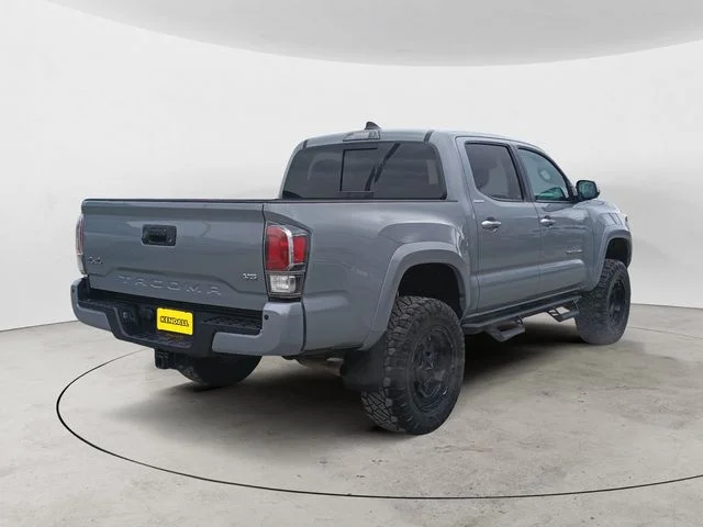 Used 2021  Toyota Limited image 5