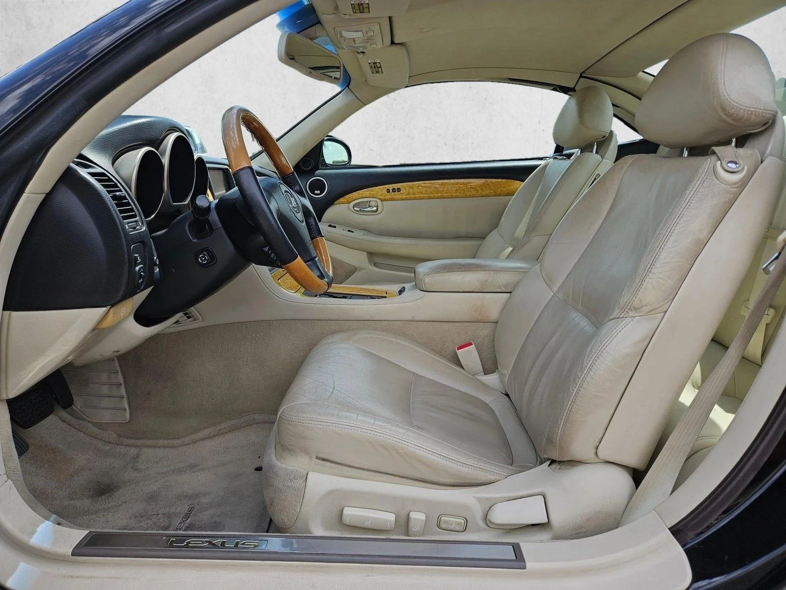 Used 2003 Black Lexus  image 10