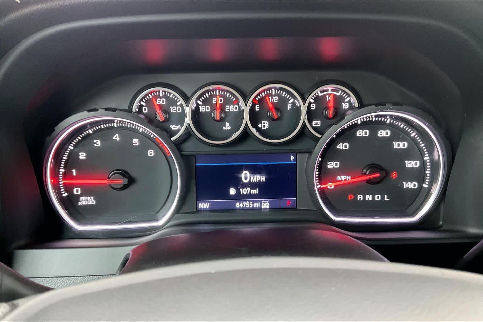 Used 2022 Silver Ice Metallic Chevrolet Custom image 24