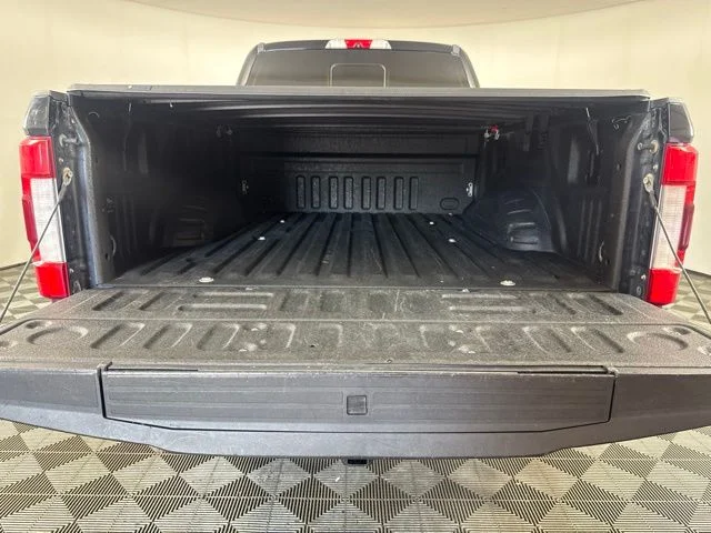 Used 2017 Black Ford Platinum image 21