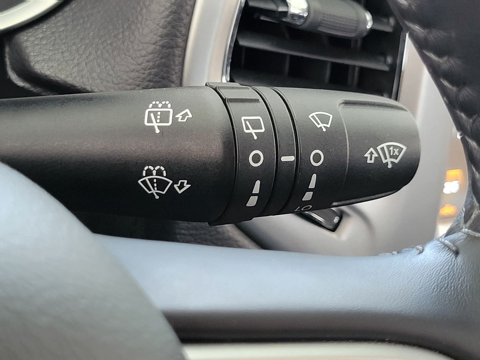 Used 2019 Silver Jeep Limited image 18