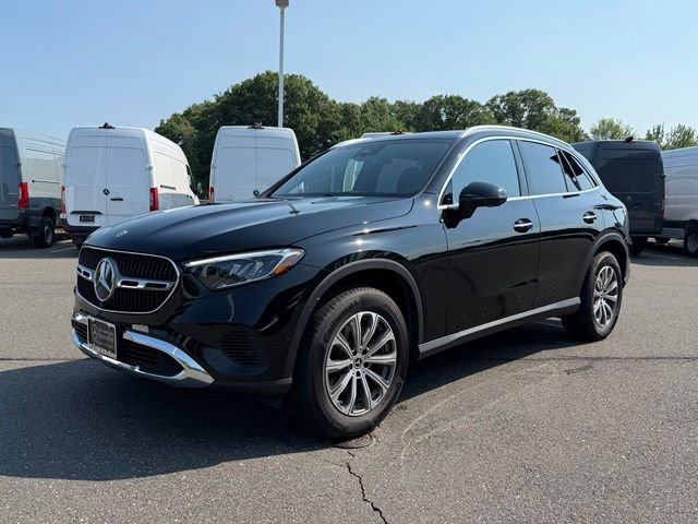 Used 2026 Black Mercedes-Benz GLC 300 image 3