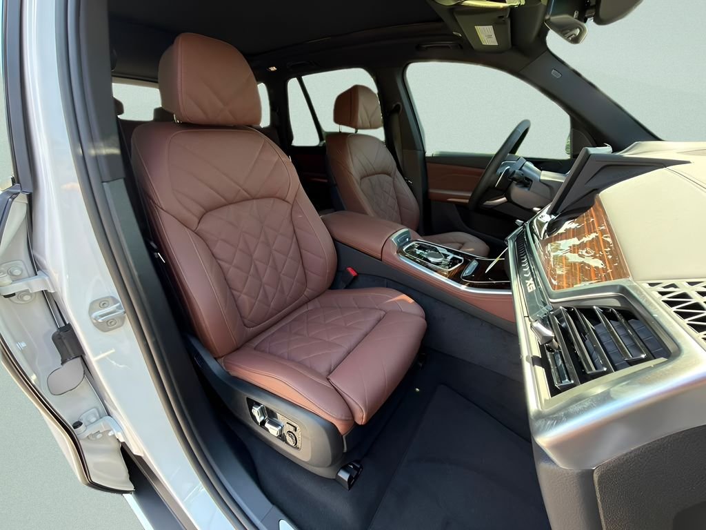New 2026 Mineral White Metallic BMW sDrive40i image 23