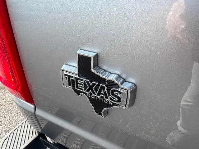 Used 2021 Silver Ford XLT image 27