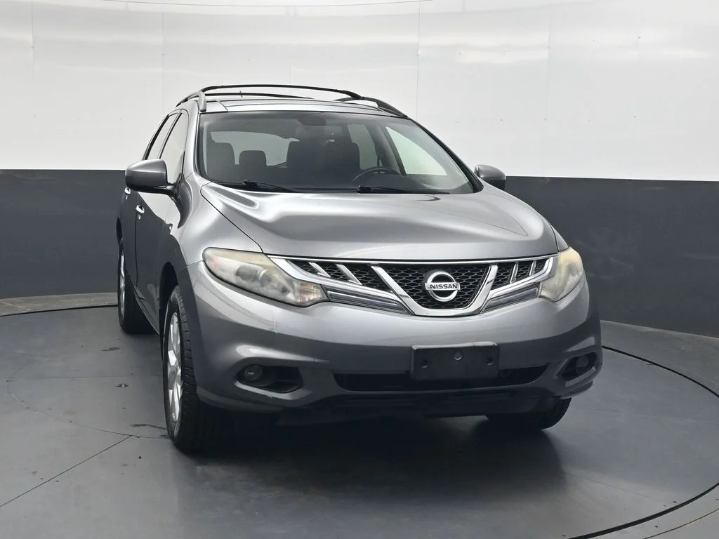 Used 2013 Gray Nissan SL image 13