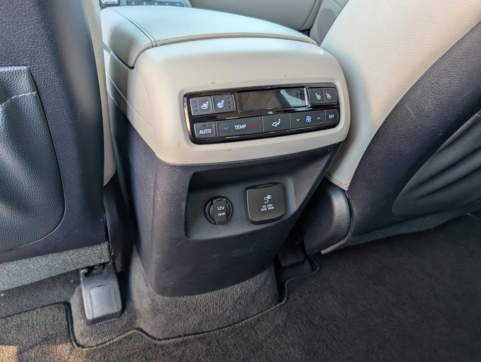 Used 2024 Moonlight Cloud Hyundai Limited image 30