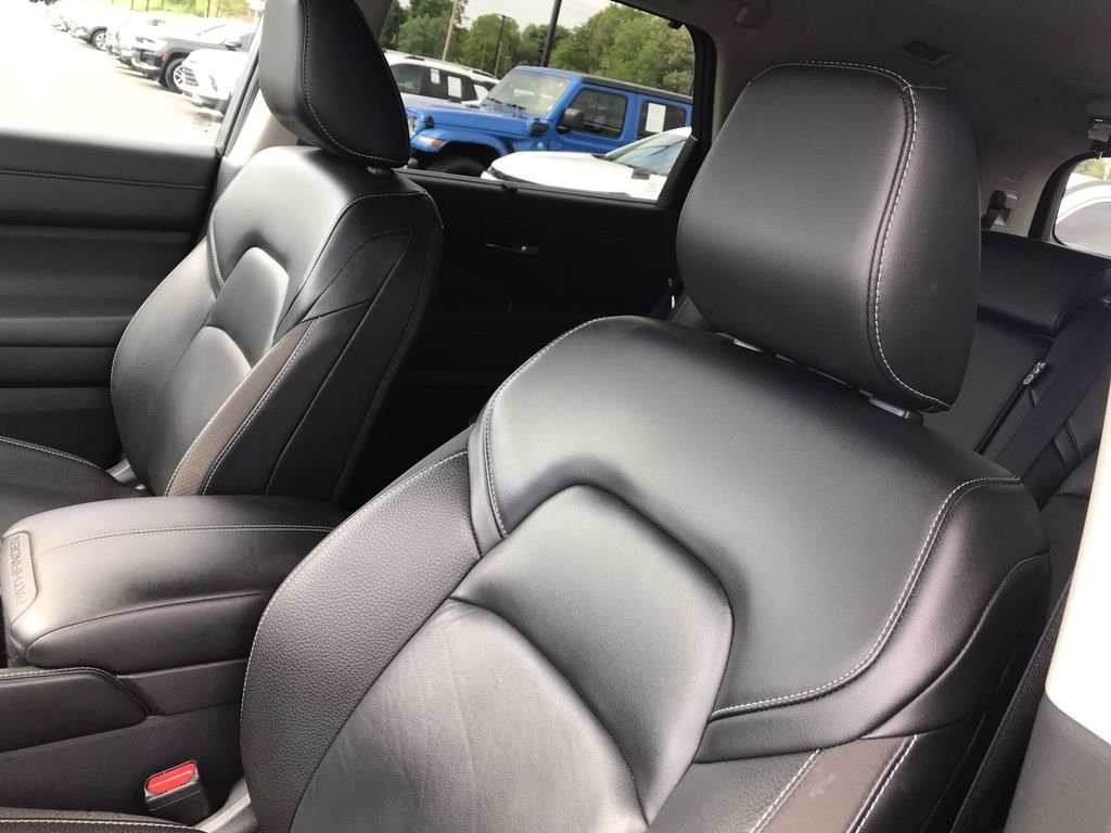 Used 2023 Gray Nissan SL image 13