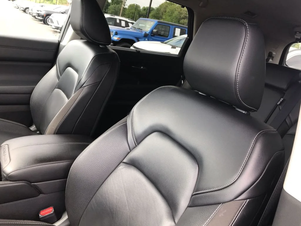 Used 2023 Gray Nissan SL image 11