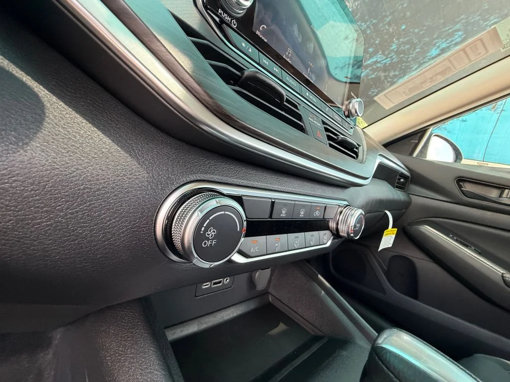 New 2026 Silver Nissan 2.5 SV image 23