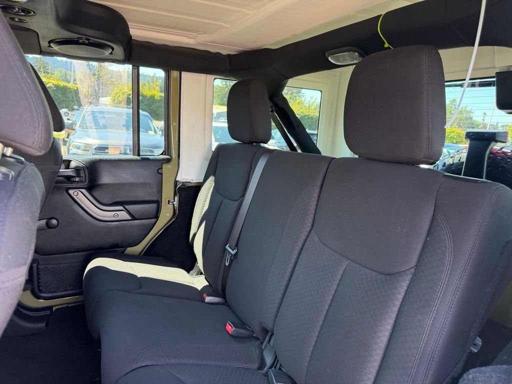 Used 2013 Commando Green Jeep Unlimited Sport image 27