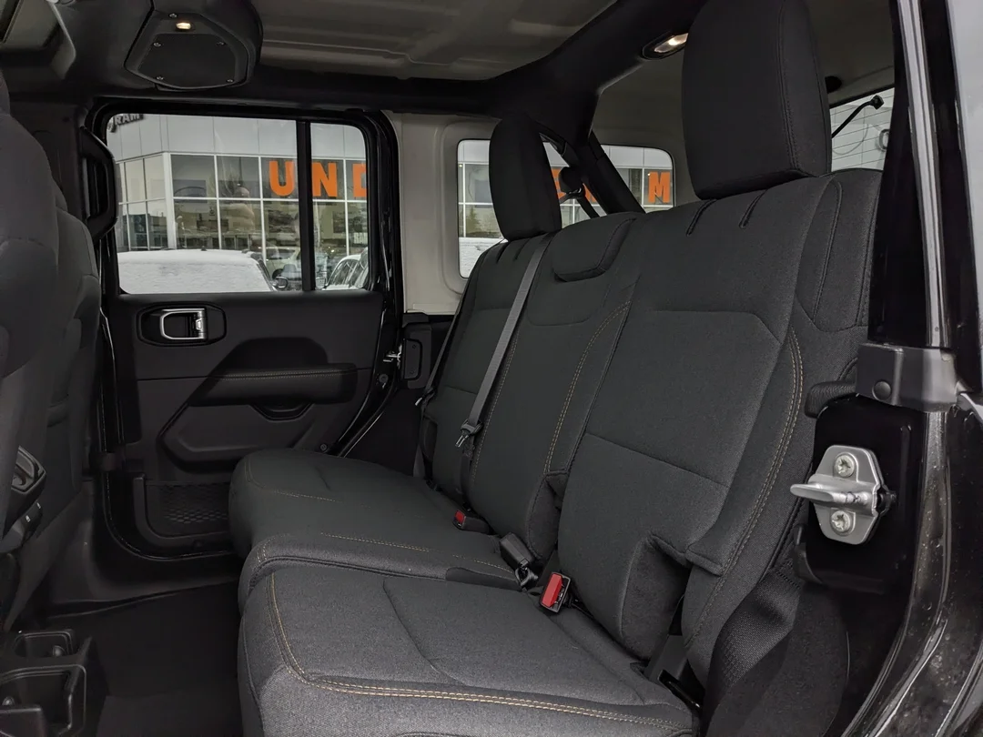 New 2026 Black Jeep Sahara - - 4x4 - Body- Color Top - Safety Group - 3.6L Pentastar V6 - Remote Start & More! image 24