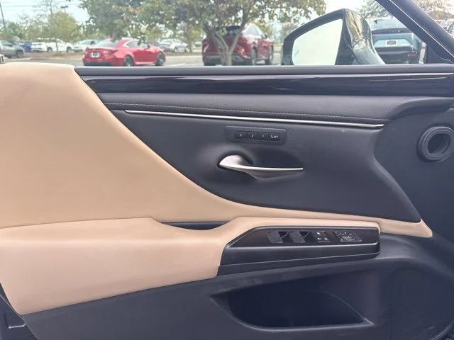 Used 2019 Blue Lexus 350 image 9