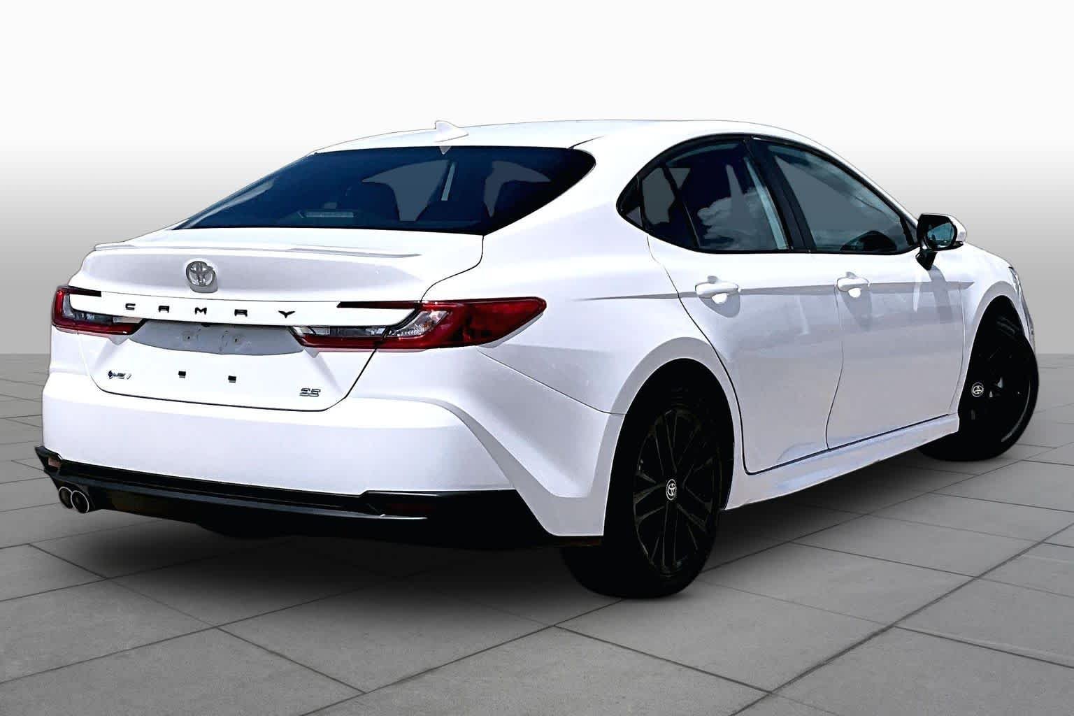 Used 2026 Ice Cap Toyota SE image 13