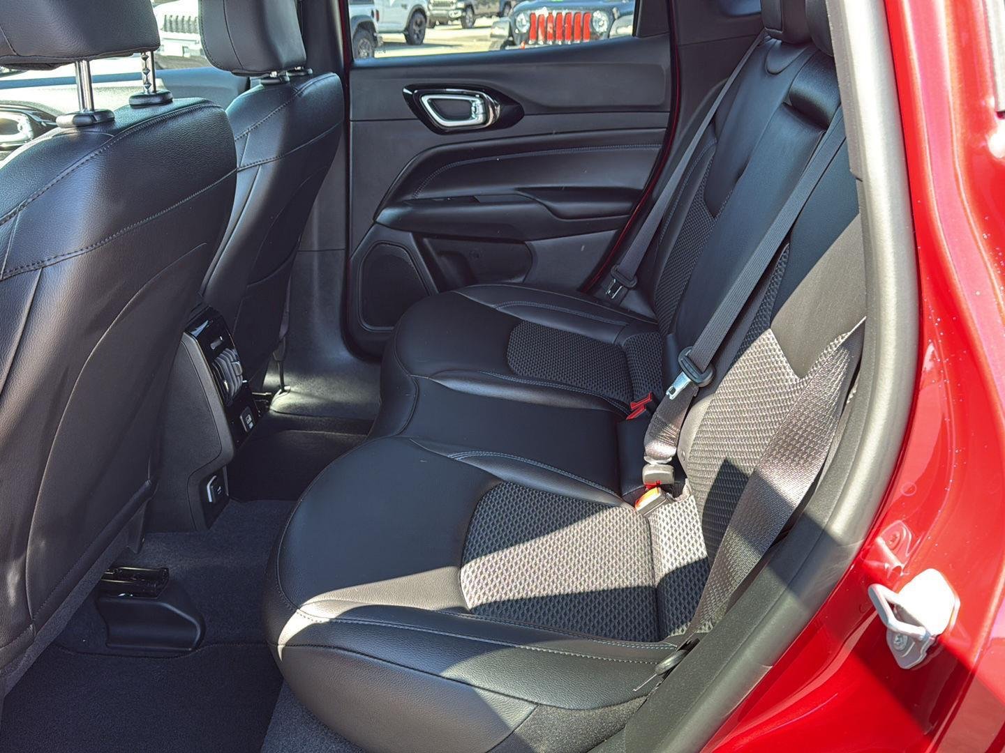 2026 Jeep Compass Latitude Altitude - Photo 10