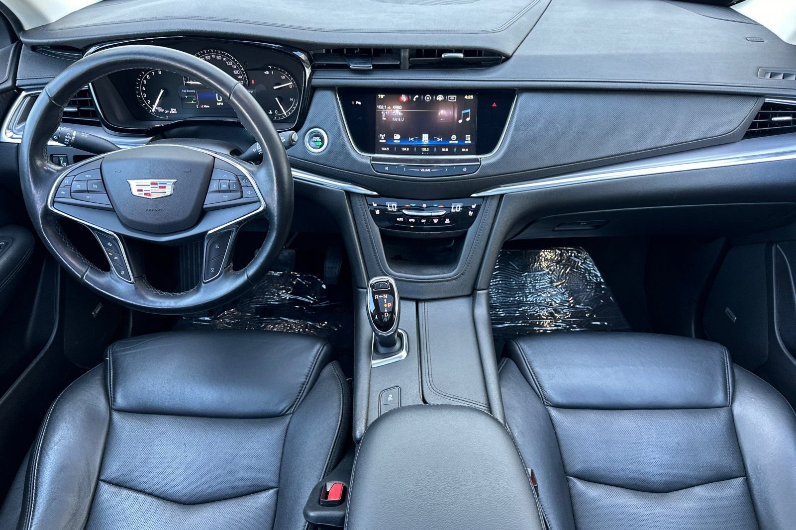 Used 2018 Silver Cadillac Premium Luxury image 13