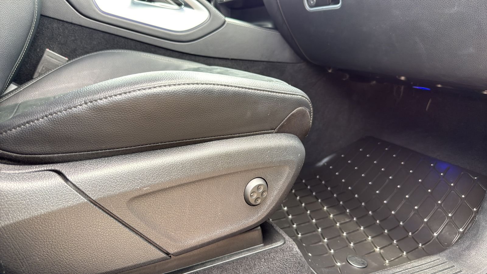 Used 2022  Mercedes-Benz GLE 350 image 25