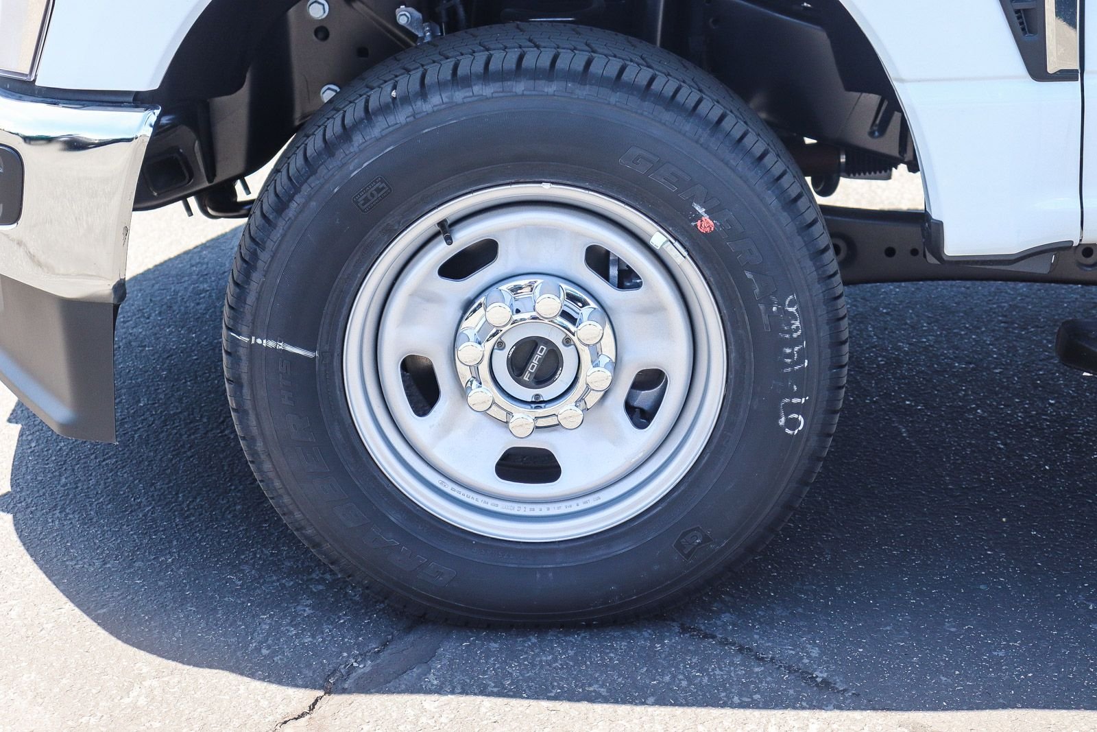 2026 Ford F-350 Super Duty Chassis Cab XL - Photo 9