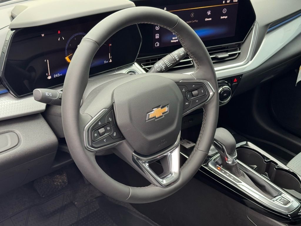 2025 Chevrolet Trax LT - Photo 17