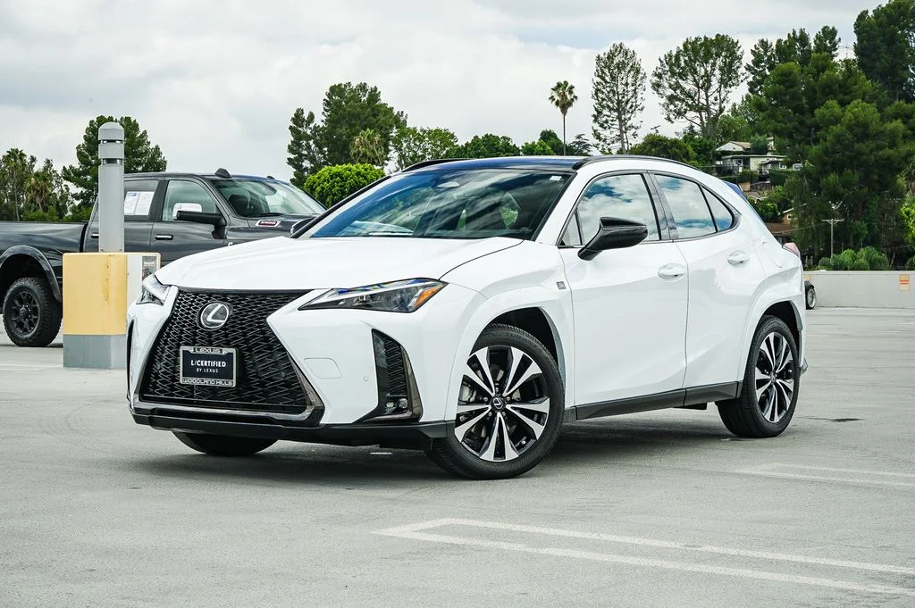 2026 Lexus UX 300h 300h F Sport Design AWD's photo