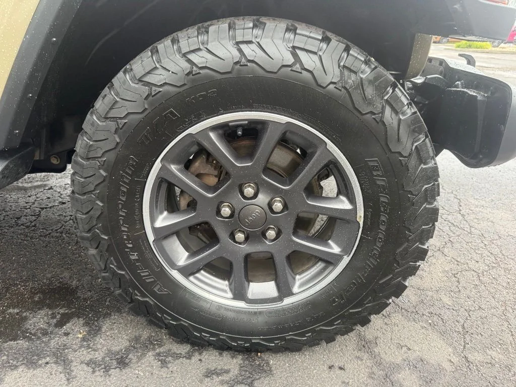 Used 2020 Green Jeep Overland image 64