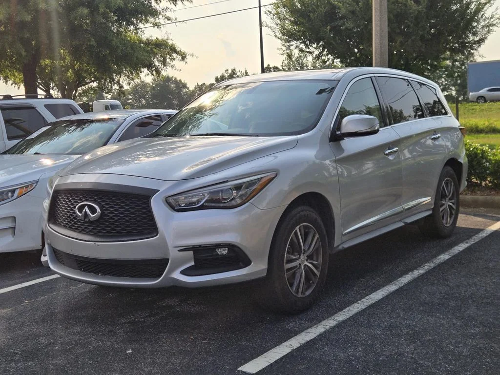 Used 2017 Silver INFINITI Base image 4