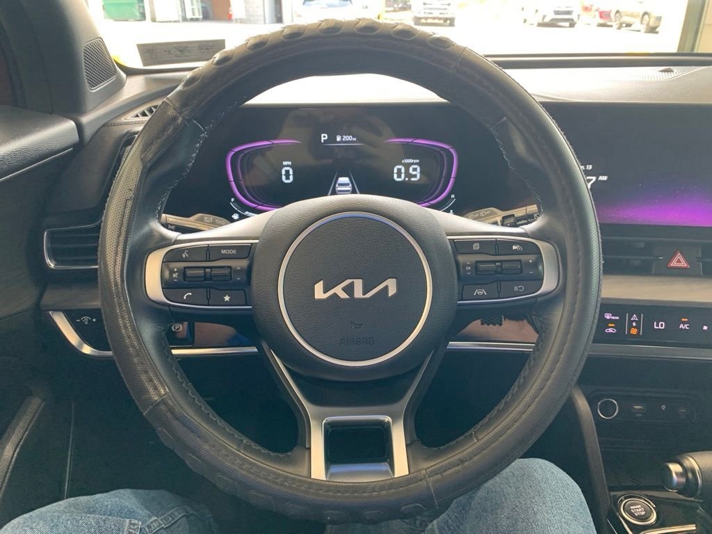 Used 2023 Red Kia X-Line image 4