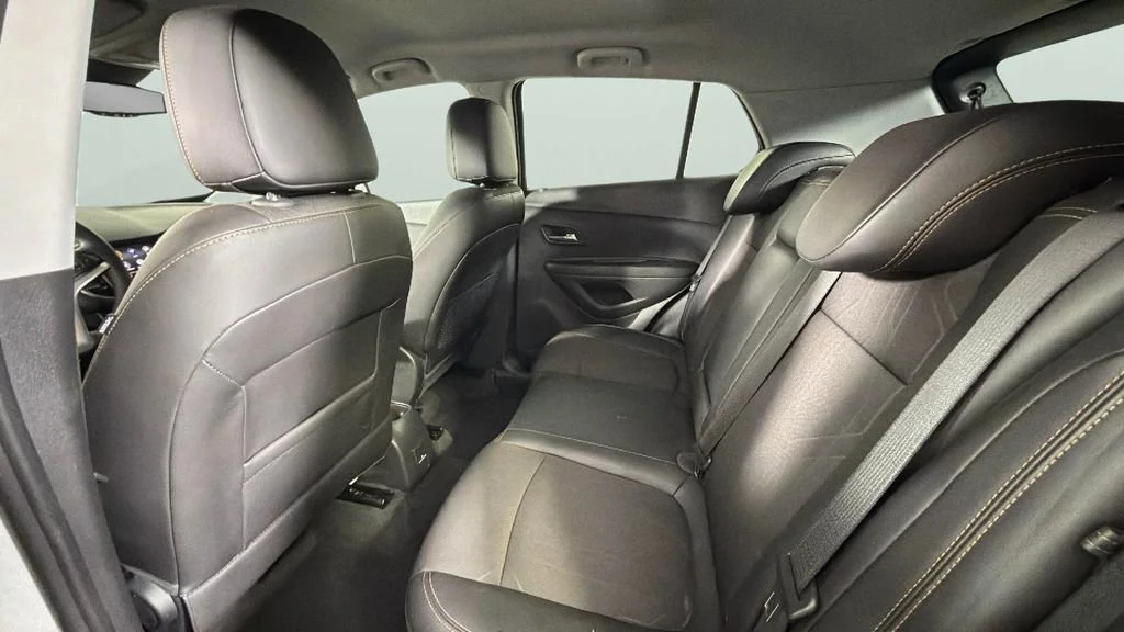 Used 2020 Silver Ice Metallic Chevrolet LT image 27
