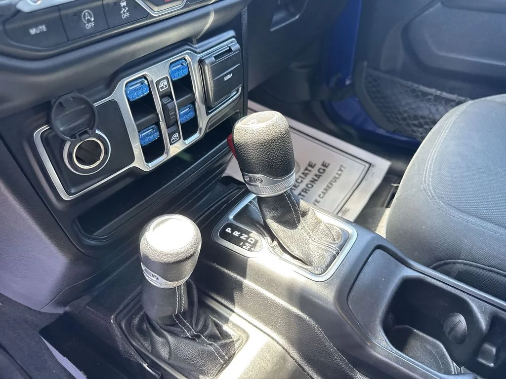 Used 2019 Blue Jeep Unlimited Sahara image 19