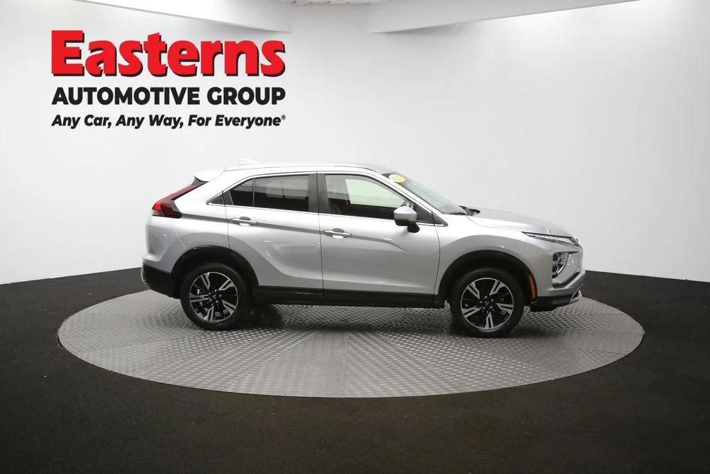 Used 2024 Silver Mitsubishi SE image 43