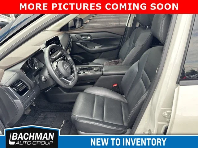 Used 2023 Pearl White Tricoat Nissan SL image 5